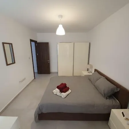 Qawra Modern 1 Bedroom Penthouse Daire St. Paul's Bay