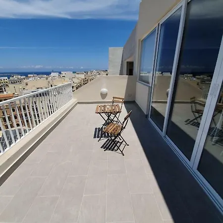 Qawra Modern 1 Bedroom Penthouse Daire St. Paul's Bay
