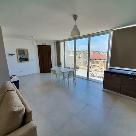 Qawra Modern 1 Bedroom Penthouse Daire *