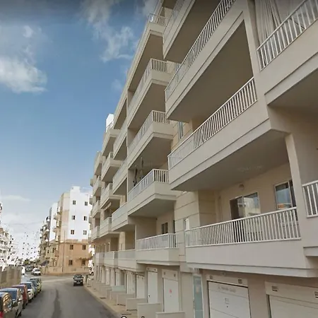 Qawra Modern 1 Bedroom Penthouse 아파트 세인트폴스베이