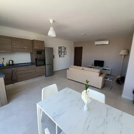 Qawra Modern 1 Bedroom Penthouse 아파트 세인트폴스베이